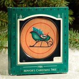 1986 Mayor's Christmas Tree Sled (Slightly Damaged Box) 3 1986 Mayor's Christmas Tree Sled (Slightly Damaged Box)